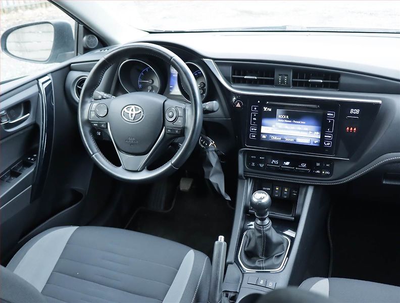 Toyota Auris (2016) 1.2 Ti, Serv.kniha, Navi - fotka 7 z 21