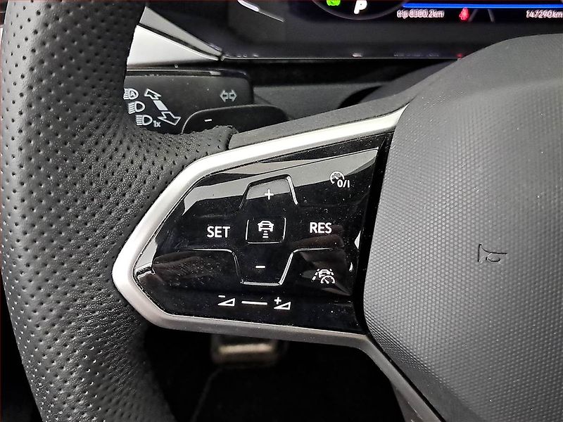 Volkswagen Arteon (2021) R-line 2.0 TSI - fotka 20 z 24