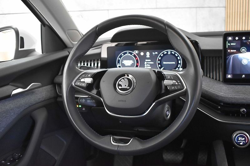 Škoda Superb TDI 142kW 4x4*TAŽNÉ*DPH*ČR 1.M - fotka 19 z 45