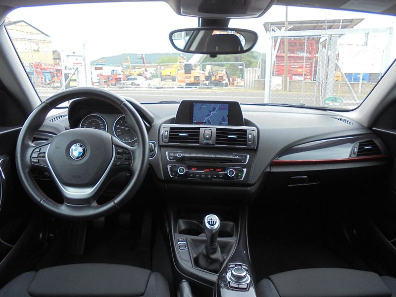 BMW Řada 1 (2014) 116i- NAVIGACE- DIGI A/C- ALU - fotka 9 z 13