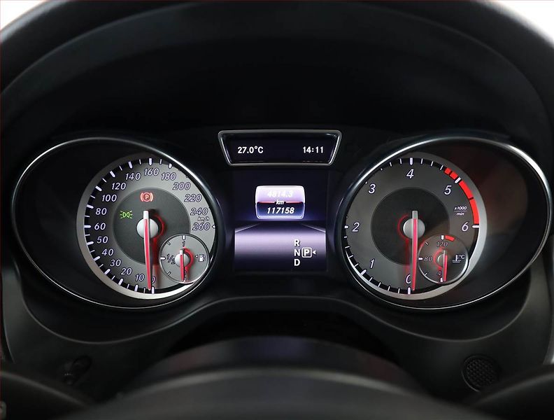 Mercedes-Benz GLA (2017) 200 d 4MATIC, 4X4 - fotka 9 z 20
