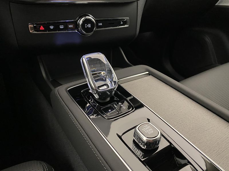 Volvo XC90 (2025) T8 AWD Plug-in BRIGHT PLUS 7m - fotka 38 z 76