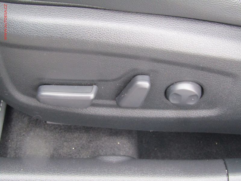 Kia Ceed (2022) 1.5 T-GDi, ČR, GT Line, AT - fotka 20 z 22