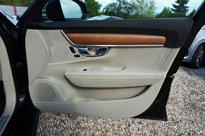 Volvo V90 (2019) INSCRIPTION POLESTAR 2,0D5 173 - fotka 20 z 60