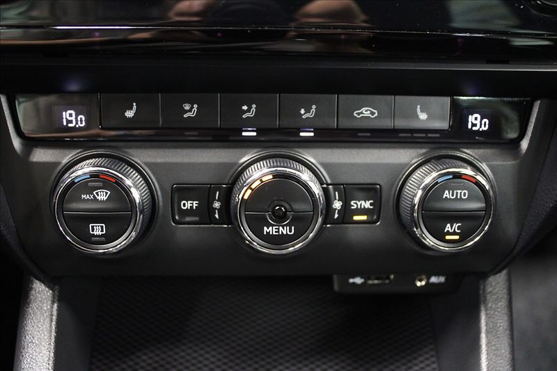 Škoda Octavia 2,0 TSI 162KW MAN VRS MODE - fotka 24 z 36