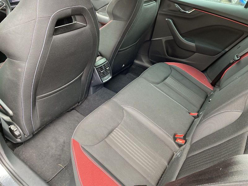 Škoda Kamiq (2022) 1.0 TSI DSG Monte Carlo - fotka 7 z 38