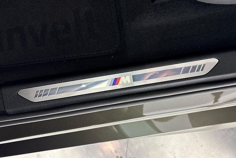 BMW X6 xDrive40d - fotka 19 z 28