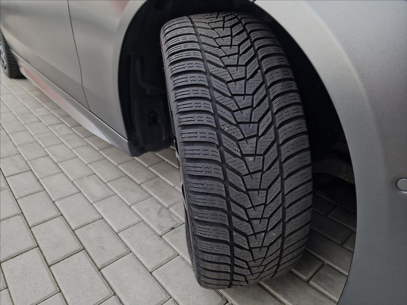 Mercedes-Benz Třídy C C300 AMG 4MATIC,ČR,1.Majitel - fotka 46 z 48
