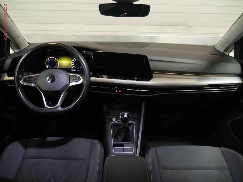 Volkswagen Golf (2020) 2.0 TDi, ČR, Life - fotka 8 z 23