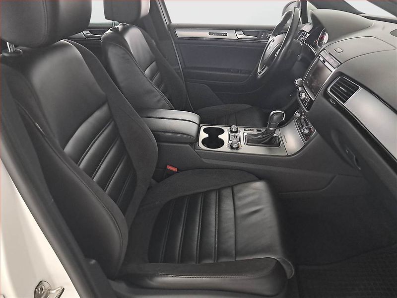 Volkswagen Touareg (2017) R-Line 3.0 TDI - fotka 9 z 23