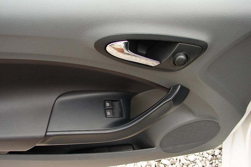 Seat Ibiza IV 1,4TDi 80PS EcoMotive KLIMA - fotka 19 z 32