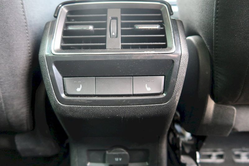 Škoda Karoq (2025) Top Selection 1.5 TSI 110 kW - fotka 27 z 28