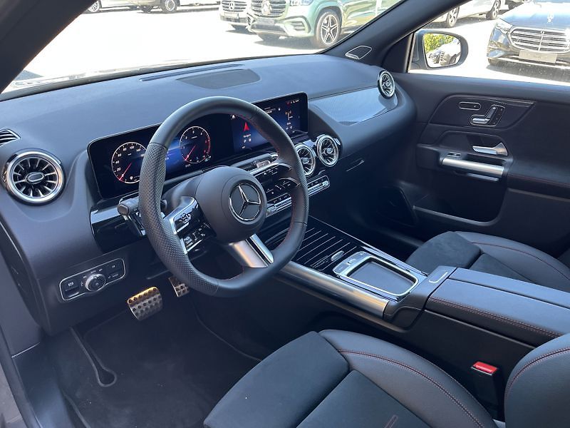 Mercedes-Benz GLA 200 d 4MATIC AMG Style Edition - fotka 10 z 18