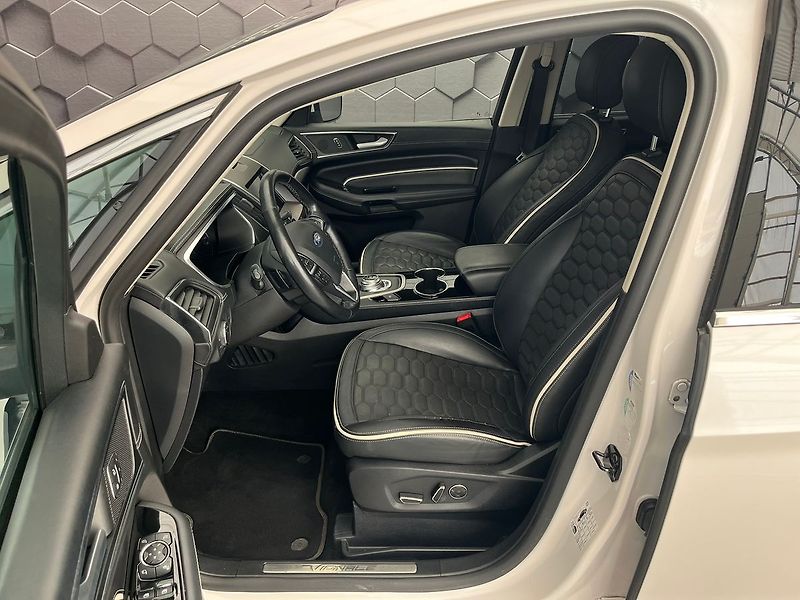 Ford S-MAX 2.0 140kW VIGNALE WEBASTO - fotka 26 z 76