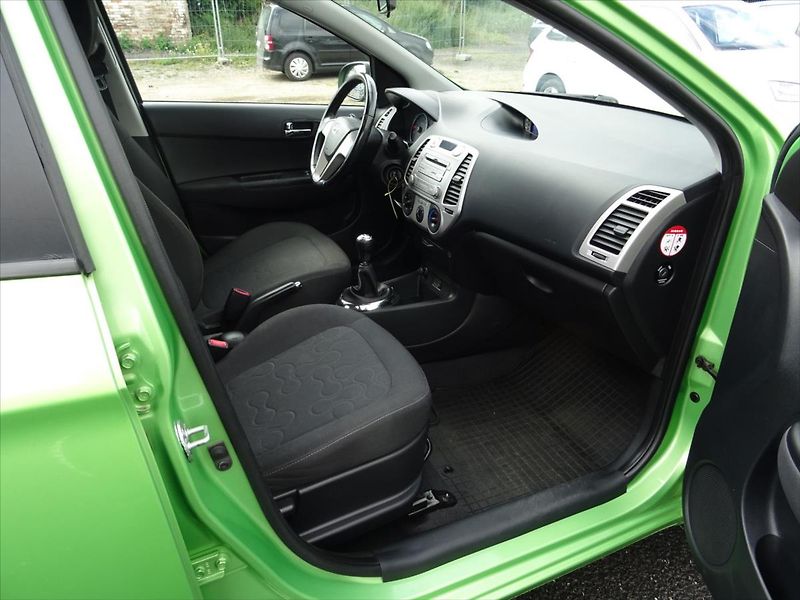 Hyundai i20 1,3 57 kW - fotka 16 z 29