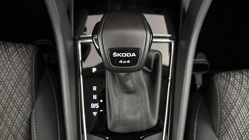 Škoda Karoq 2.0 TDI DSG 4x4 Style - fotka 23 z 27
