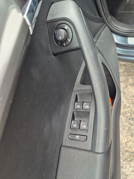 Škoda Octavia 1,6 TDI DSG 81kW, serviska - fotka 12 z 21