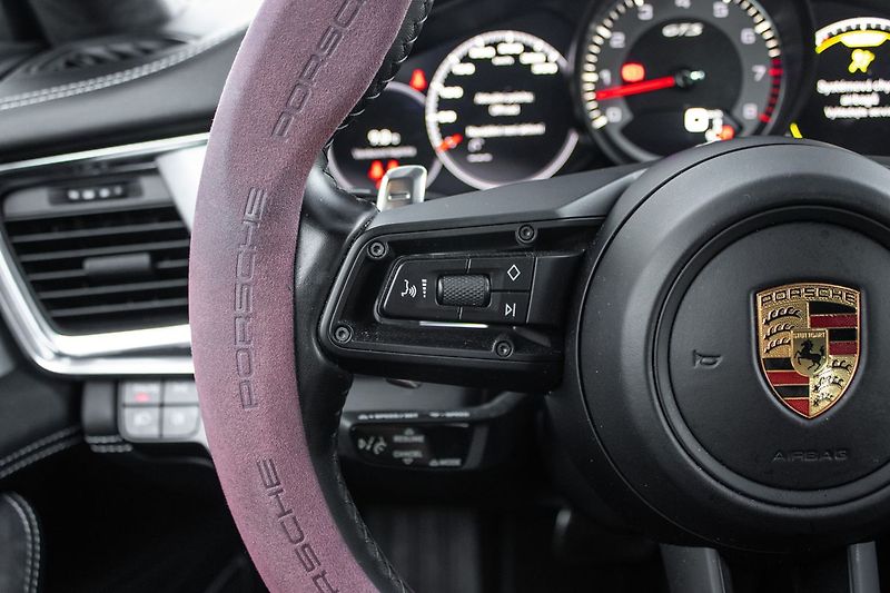 Porsche Panamera - fotka 17 z 27