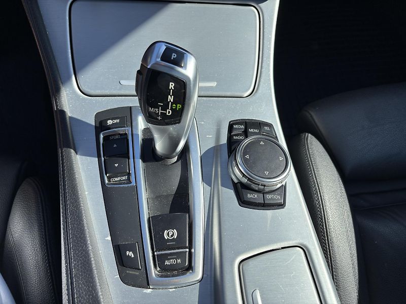 BMW Řada 5 (2016) Luxury 140kw,SERVIS  BMW - fotka 15 z 18
