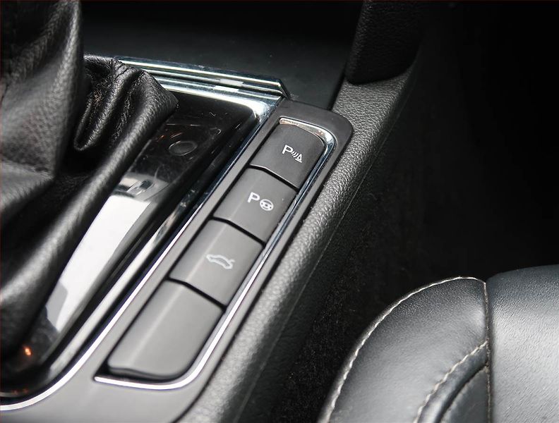 Škoda Superb (2010) Elegance 2.0 TDI, Automat - fotka 12 z 18