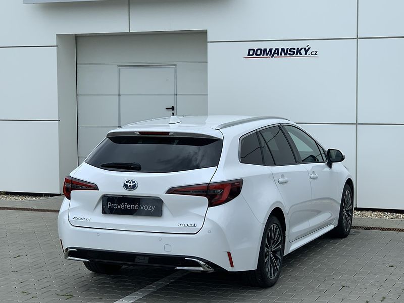 Toyota Corolla TS STYLE 1.8 HEV 103kW e-CVT - fotka 3 z 29