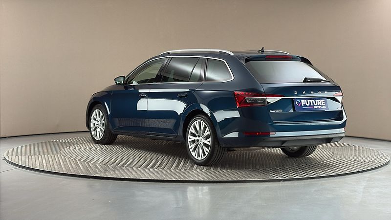 Škoda Superb 2.0 TDI DSG 4x4 Style Combi - fotka 2 z 27