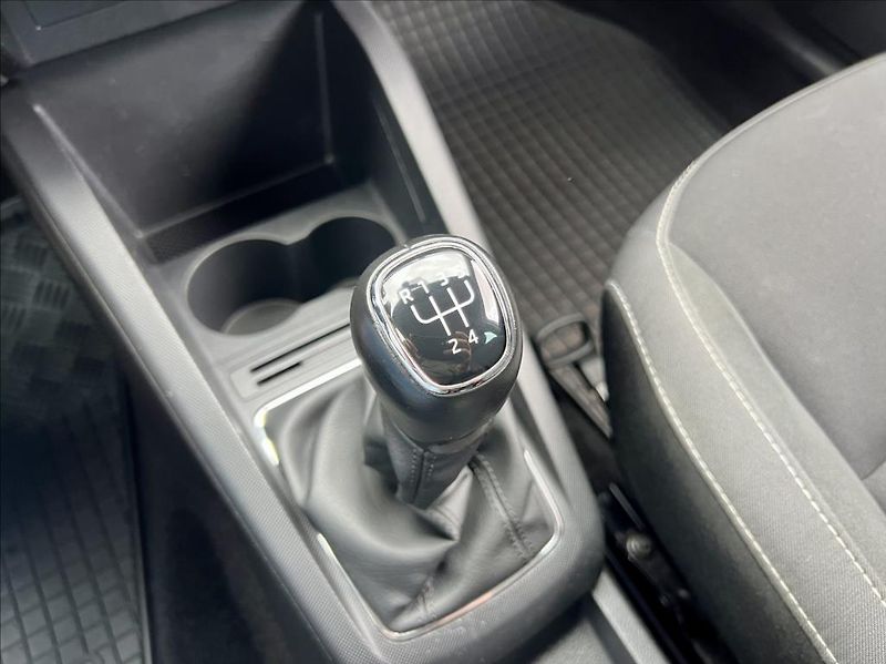 Škoda Fabia 1,0 STYLE / LED / kamera / ČR - fotka 35 z 48