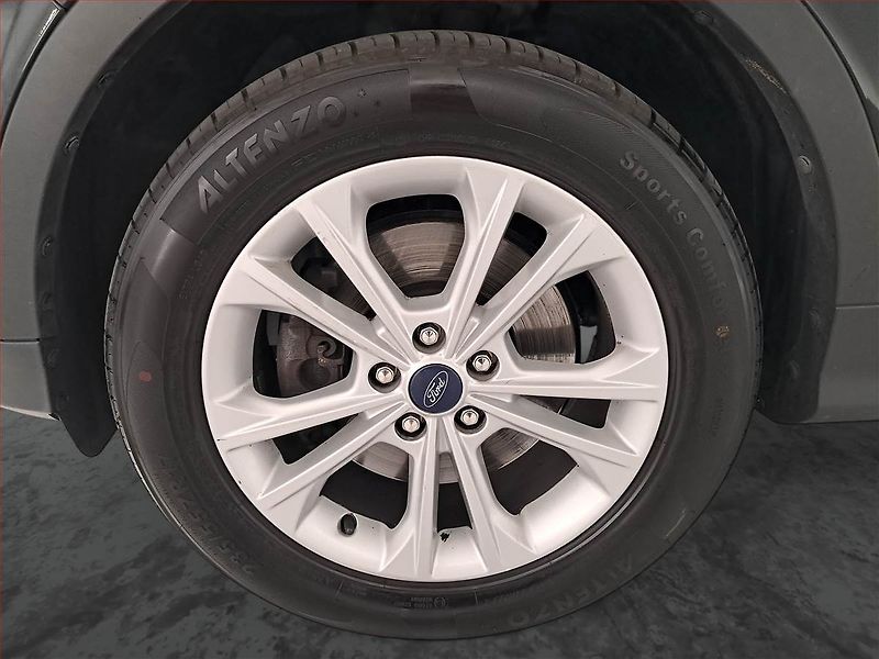 Ford Kuga (2018) 2.0 TDCi, Serv.kniha, Navi - fotka 14 z 20