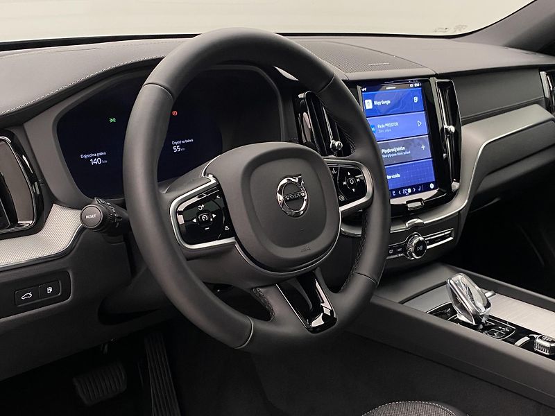 Volvo XC60 T6 AWD PLUG-IN ULTIMATE DARK  - fotka 19 z 52