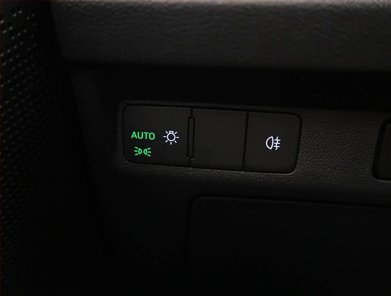Škoda Enyaq (2022) 60 (62 kWh), SoH 92% - fotka 19 z 25