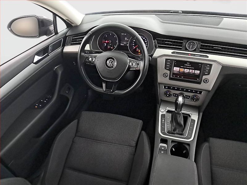 Volkswagen Passat (2015) Business 2.0 TDI, Automat - fotka 7 z 17