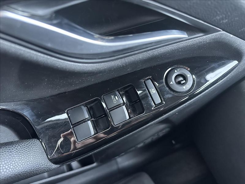 Hyundai ix20 1,6 AUTOMAT 1.majitel - fotka 20 z 23
