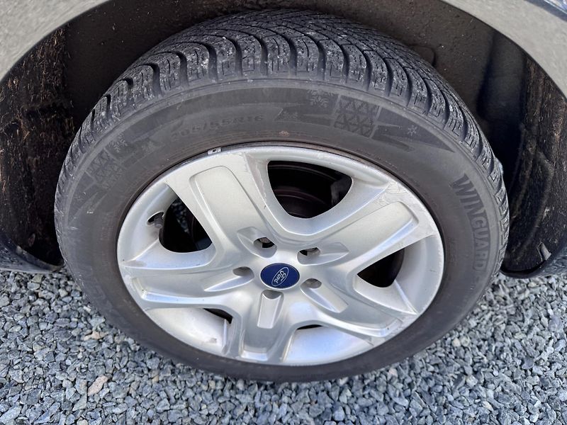 Ford Focus 2.0 TDCi, automat - fotka 11 z 21