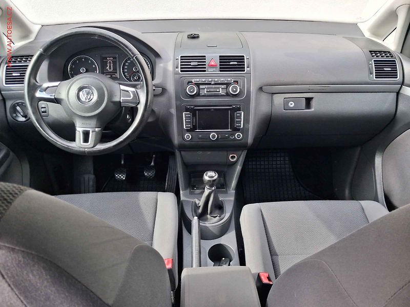 Volkswagen Touran (2011) 1.2TSi, Trendline, navi - fotka 8 z 17