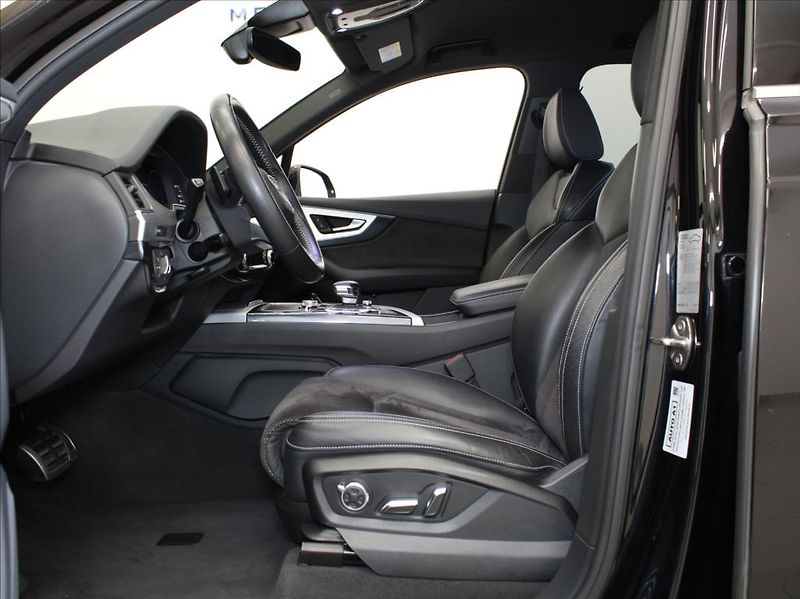 Audi Q7 3,0 TDi 200kW S-line 7-míst ČR - fotka 6 z 29