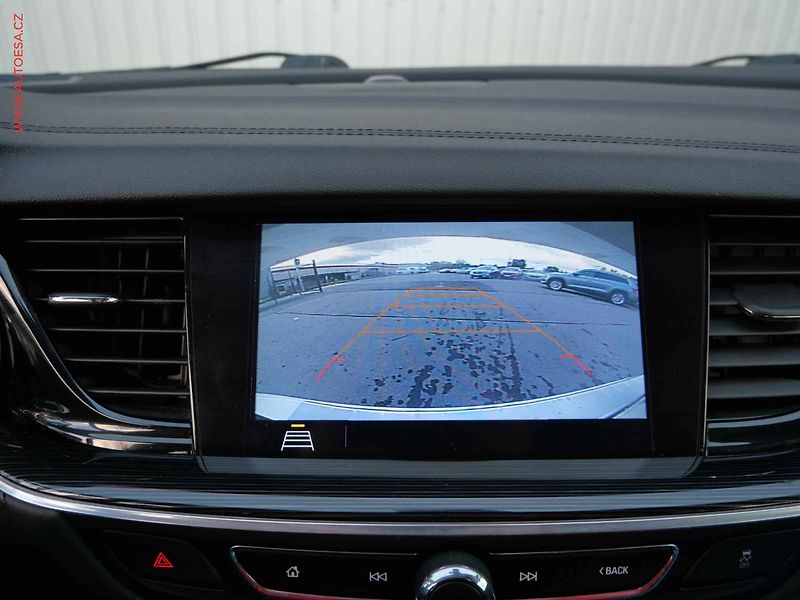 Opel Insignia (2019) 2.0 CDTi, Ultimate, AT, LED - fotka 21 z 26