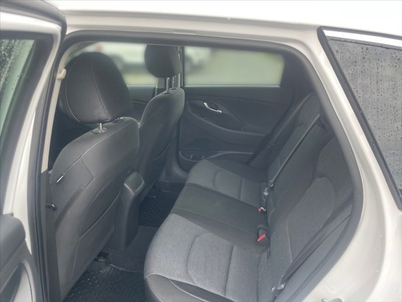 Hyundai i30 1,0 TGDI 120 Smart - fotka 8 z 11