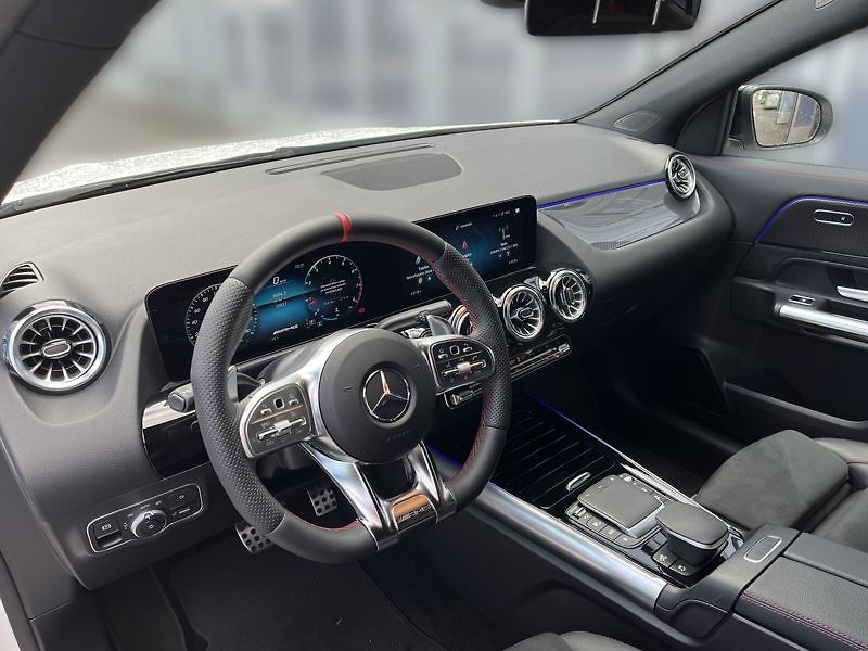 Mercedes-Benz GLA Mercedes-AMG 35 4MATIC Aero - fotka 10 z 18