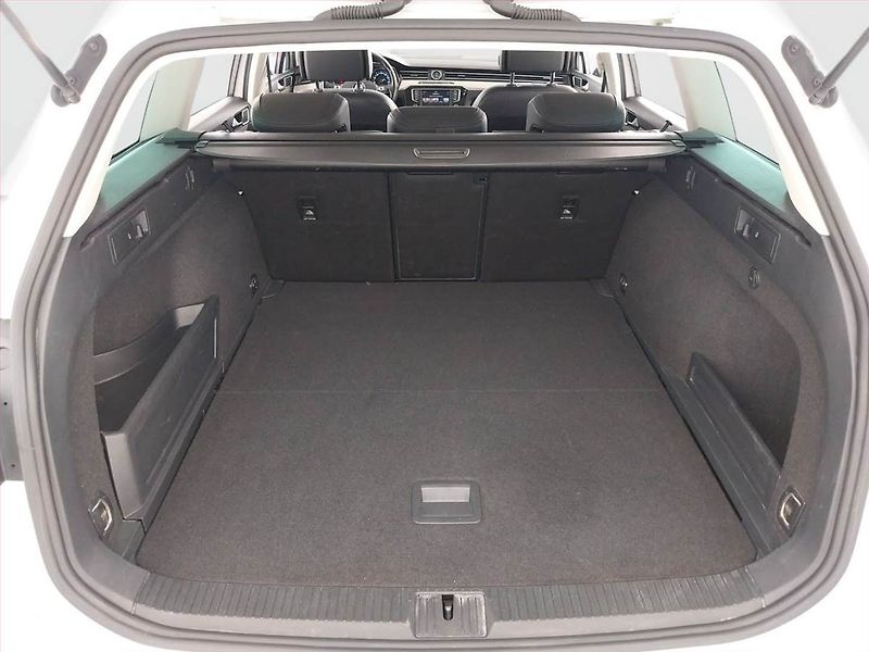 Volkswagen Passat (2015) Highline 2.0 BiTDI, 4X4 - fotka 14 z 29