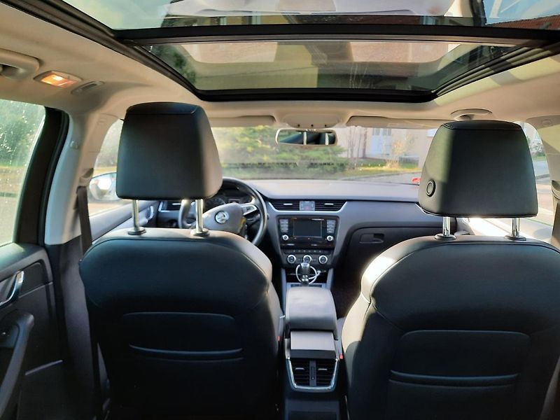 Škoda Octavia (2014) 2,0 TDI  DSG  ELEGANCE  - fotka 11 z 26