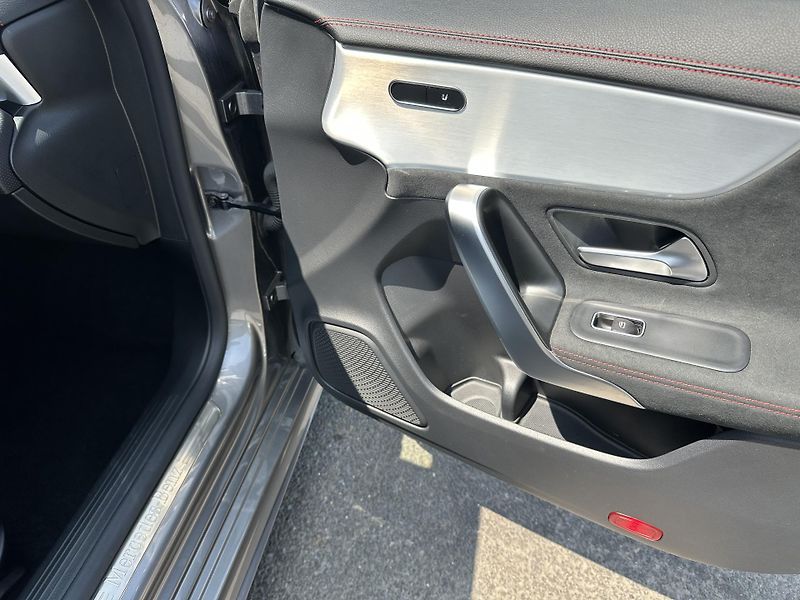 Mercedes-Benz CLA (2023) C180 AMG/PANAROMA/FACELIFT - fotka 23 z 44