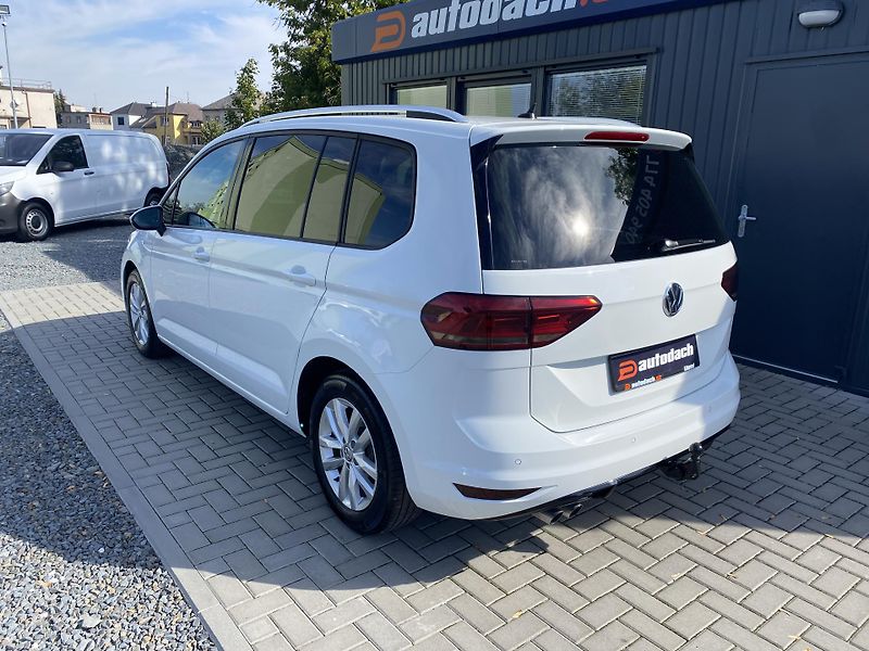 Volkswagen Touran 1.4TSI 110kW-1xMAJ-7MÍST-NAVI - fotka 3 z 44