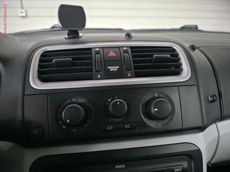 Škoda Fabia (2008) 1.4TDi, AC, TZ - fotka 14 z 15