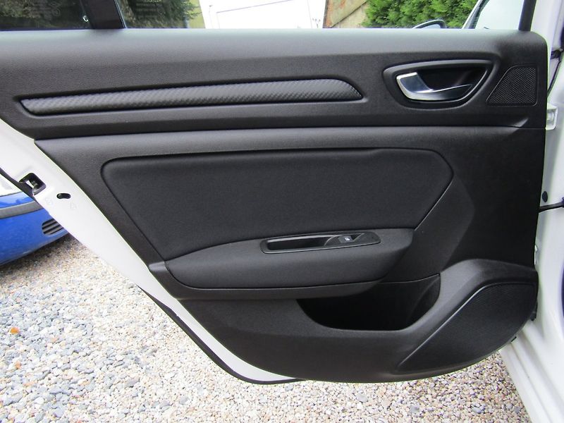 Renault Mégane (2019) 1.3 TCe  AUTOMAT - fotka 22 z 46