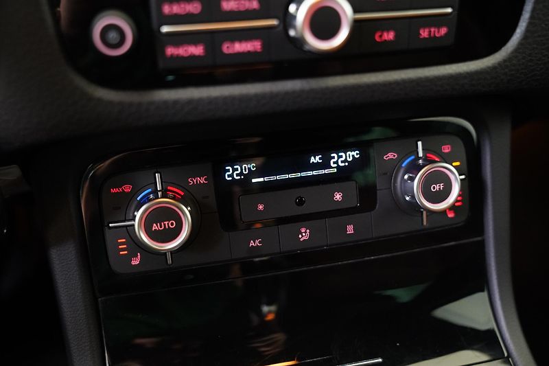 Volkswagen Touareg - fotka 23 z 30