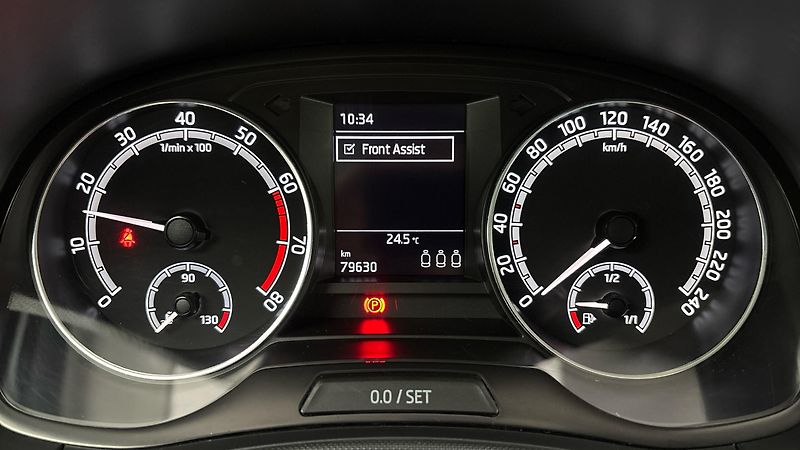 Škoda Fabia 1.0 TSI Combi - fotka 10 z 24