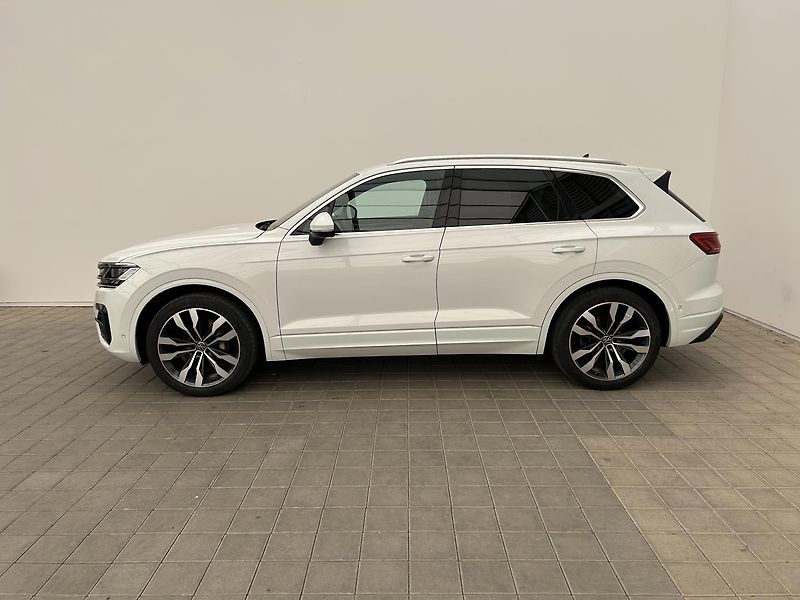 Volkswagen Touareg 3.0 TDi 4x4 R-Line - fotka 4 z 29