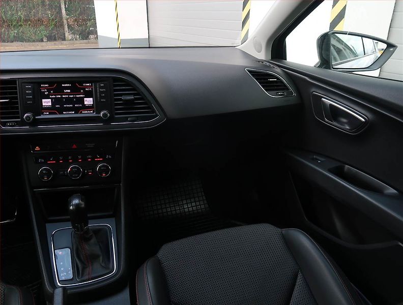 Seat Leon (2015) 2.0 TDI FR, Automat, Navi - fotka 8 z 19