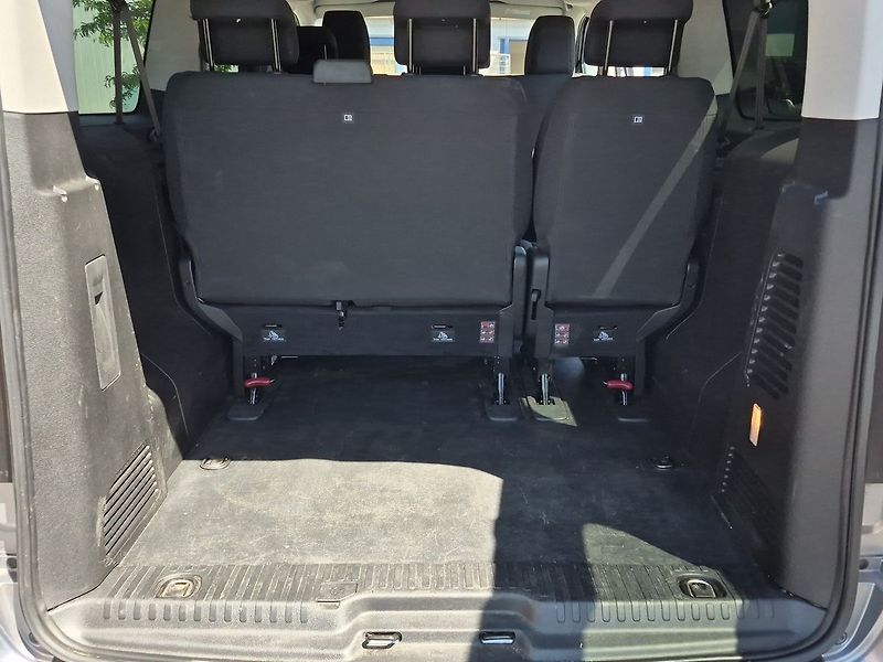 Toyota ProAce Verso Glass Shuttle 2.0 D 180 8A/T B - fotka 15 z 24