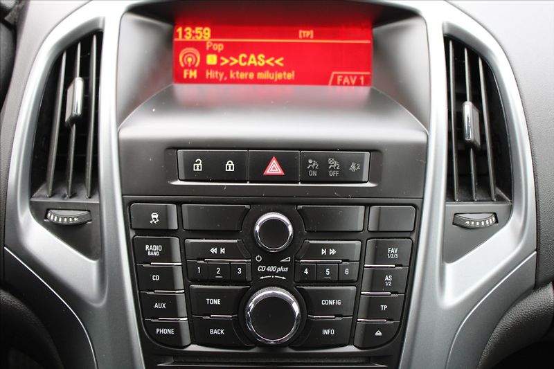 Opel Astra 1,4 i  ČR,1.MAJITEL,52TKM - fotka 11 z 21